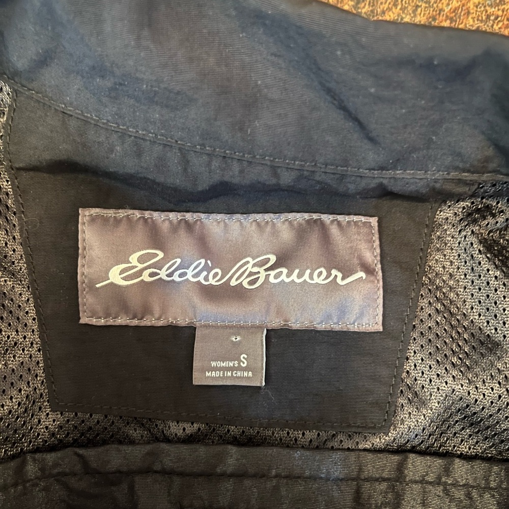 Women’s Eddie Bauer black utility active hiking casual jacket. Size small - Picture 3 of 8
